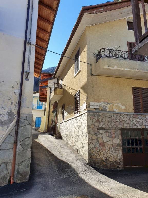 Facciata - Casa indipendente via della Selva, Fenestrelle - foto 3