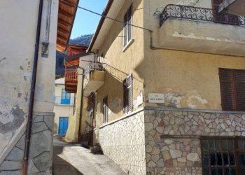 Facciata - Casa indipendente via della Selva, Fenestrelle - foto 3