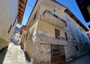 Facciata - Casa indipendente via della Selva, Fenestrelle - foto 4