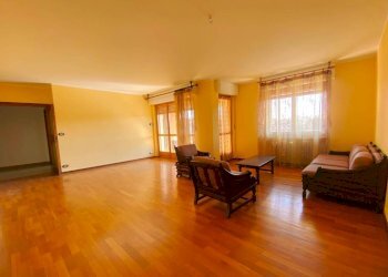 Salone - Quadrilocale Cuneo (zona Donatello) - foto 17