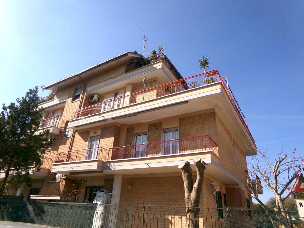 Facciata - Three-room apartment via Ardeatina, 475, Anzio - photo 3