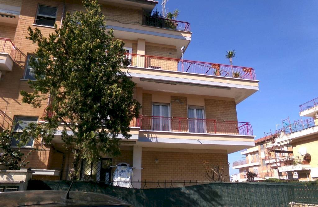 Facciata - Trilocale via Ardeatina, 475, Anzio - foto 2