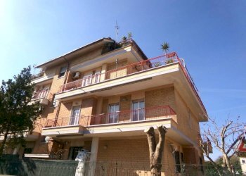 Facciata - Three-room apartment via Ardeatina, 475, Anzio - photo 3