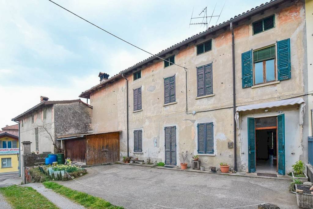 Facciata - Rustico via Cesare Cantù, 10, Santa Maria Hoè - foto 3