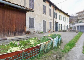Cortile interno - Rustico via Cesare Cantù, 10, Santa Maria Hoè - foto 14