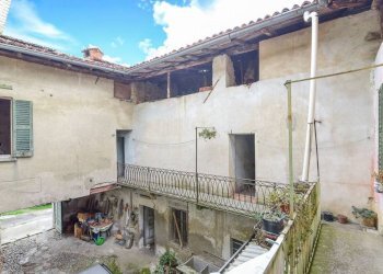 Facciata - Rustico via Cesare Cantù, 10, Santa Maria Hoè - foto 19