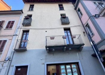 Facciata - Negozio via Ferruccio Valobra, 135, Carmagnola - foto 2