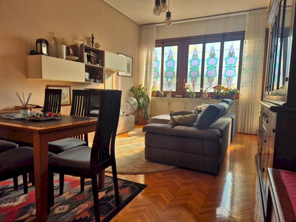 Salone - Apartment corso Dante Alighieri, 51, Cuneo (neighborhood Centro) - photo 2