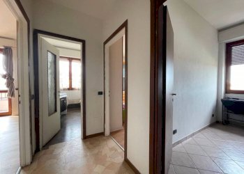 Disimpegno - Trilocale viale Lombardia, 44, Usmate Velate - foto 11