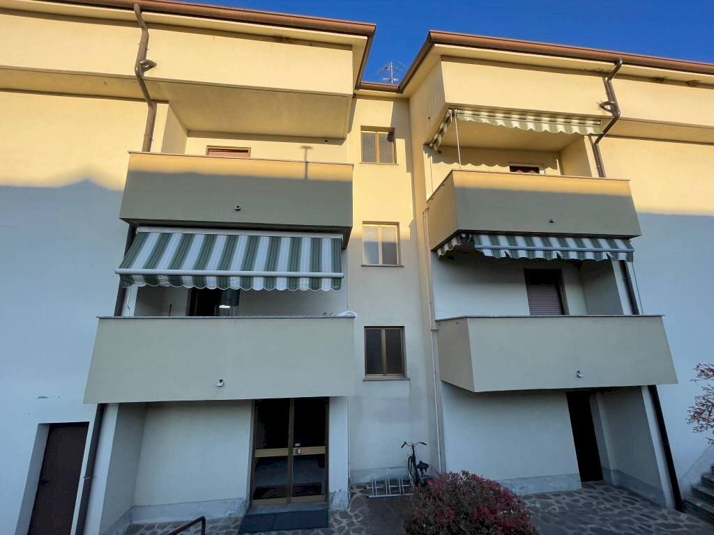 Facciata - Monolocale via Monte Rosa, 29, Vimercate - foto 3