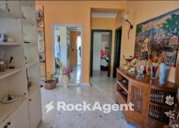 Ingresso - Stabile - Palazzo via degli Oleandri, 2, Crotone - foto 4