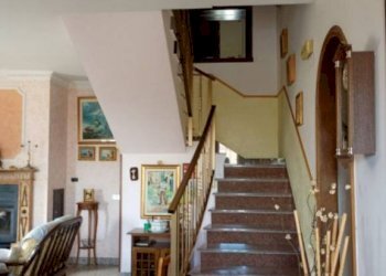 Scala - Stabile - Palazzo via degli Oleandri, 2, Crotone - foto 19