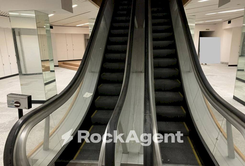 Interno non residenziale - Shop via Roma, Casarano - photo 2