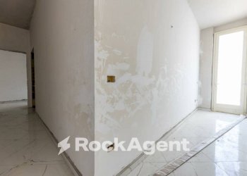 Disimpegno - Shop via Roma, Casarano - photo 12