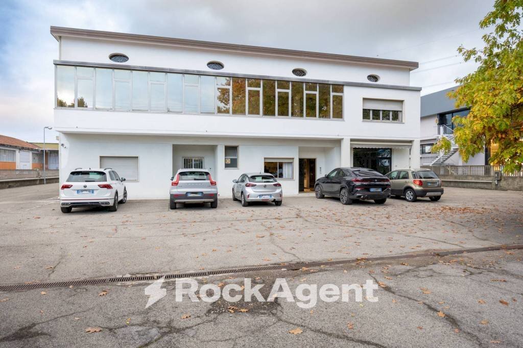 Facciata - Ufficio via Marco Polo, 105, Bientina - foto 1