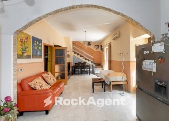 Salone - Independent house via Santa Barbara, 57, Catania - photo 1