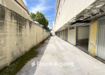 Box auto - Shop via Cavour, 92, Alba Adriatica - photo 20