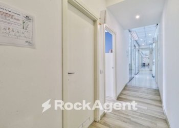 Corridoio - Ufficio via Amilcare Ponchielli, 23, Bologna (zona Savena) - foto 6