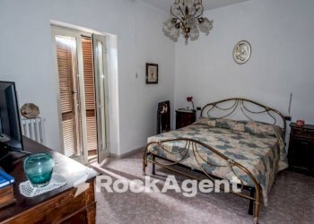 Camera da letto - Four-room apartment via Piave 30/C, Gradoli - photo 12