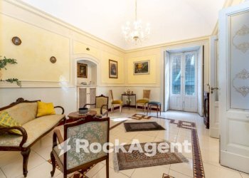 Salone - Quadrilocale corso Vittorio Emanuele, 151, Trecastagni - foto 1