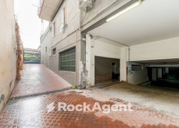 Cortile interno - Garage - Autosilos - Parcheggio via Paolo Bentivoglio, 20, Catania - foto 14