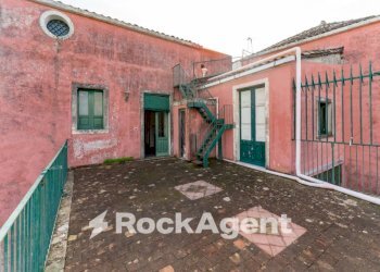 Cortile interno - Rustico strada 34, Giarre - foto 23