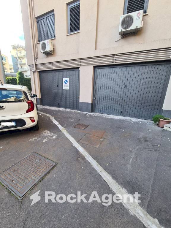 Posto macchina - Box viale Raffaello Sanzio, 2, Catania - foto 3