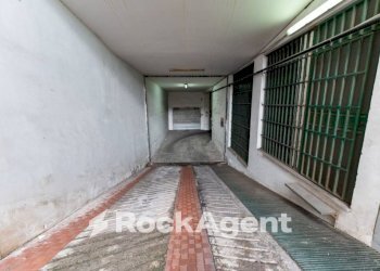 Interno palazzo - Garage - Autosilos - Parcheggio via Paolo Bentivoglio, 20, Catania - foto 16