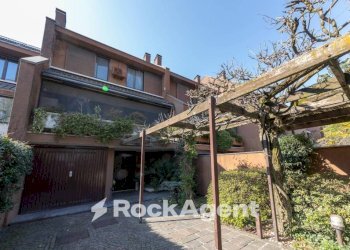 Facciata - Terraced Villa via dei Longobardi, 31, hamlet Milano 3, Basiglio - photo 40