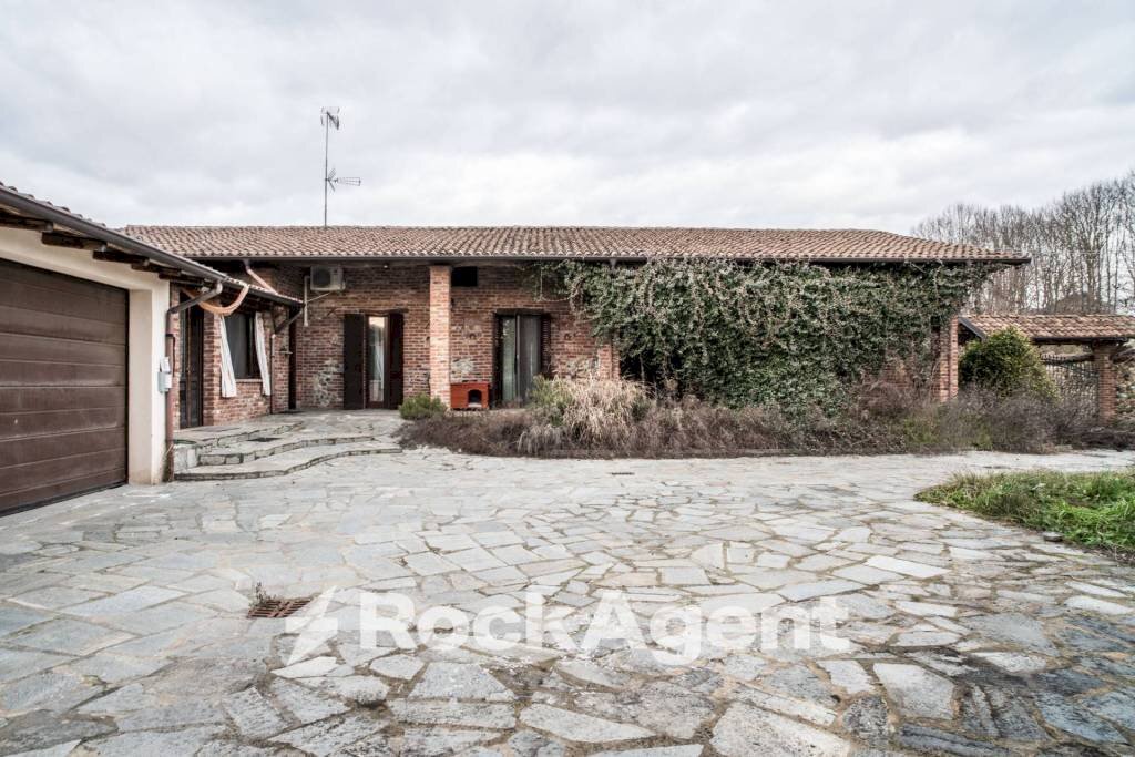 Facciata - Villa via Matteotti, 20, Sartirana Lomellina - foto 1