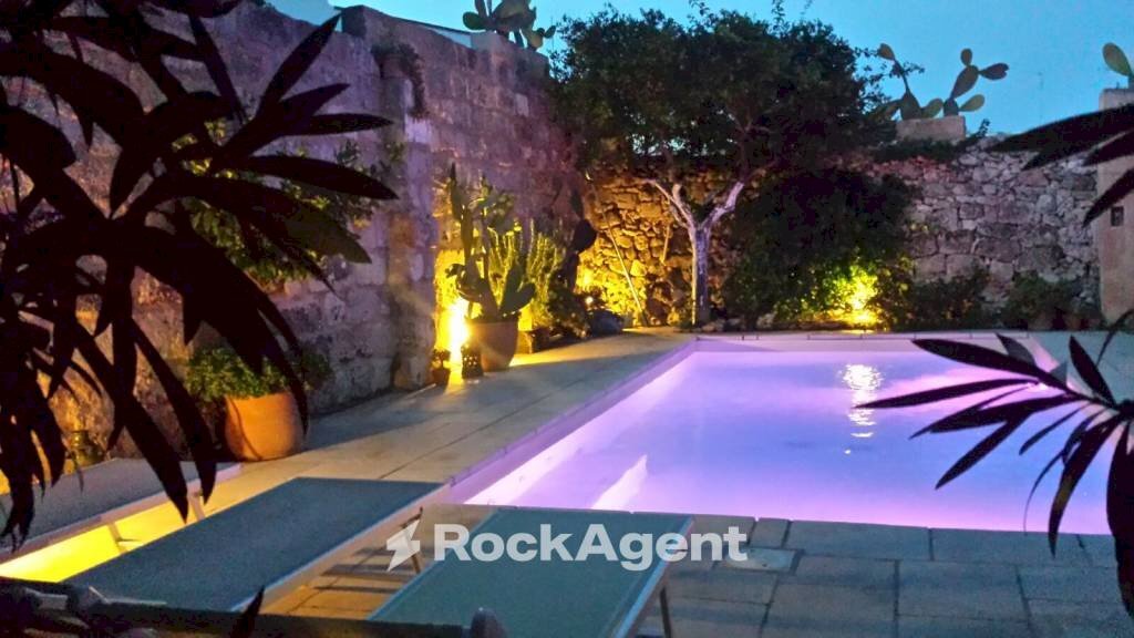 Piscina - Hotel via Congregazione, 23, Spongano - foto 2