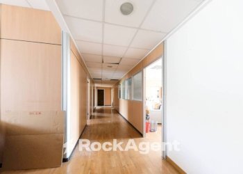 Corridoio - Ufficio via Francesco Rolla, 13, Genova (zona Sampierdarena) - foto 1