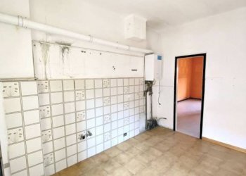 Salone - Trilocale via degli Umiliati, 16, Milano (zona Ponte Lambro) - foto 5