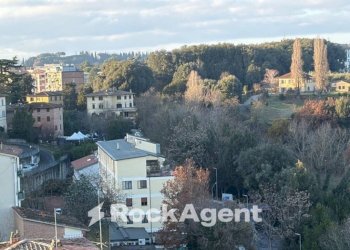 Vista - Quadrilocale viale Camillo Benso di Cavour, 238, Siena - foto 5