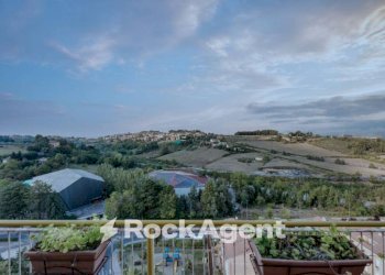 Vista - Quadrilocale viale Camillo Benso di Cavour, 238, Siena - foto 6