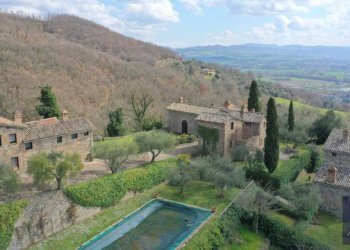 Piscina - Villa Località Riozzo, Umbertide - photo 12