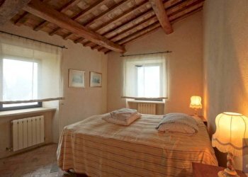 Camera da letto - Villa Località Riozzo, Umbertide - photo 34