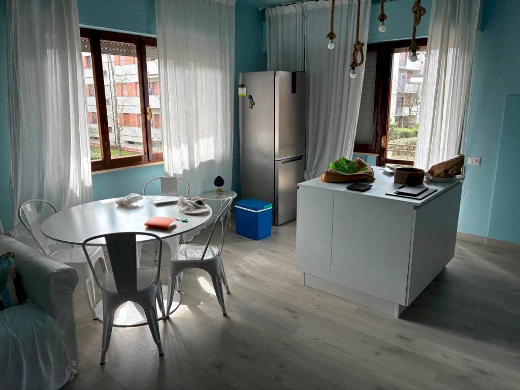 Salone - Appartamento via Empoli, Massa - foto 3