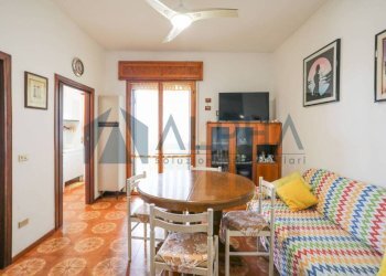Salone - Three-room apartment via Puglie, Cervia - photo 2