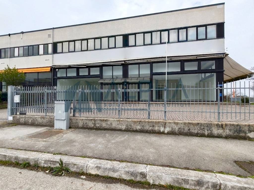 Facciata - Capannone via Quinto Bucci, Cesena - foto 1