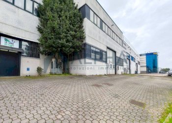 Cortile interno - Capannone via Quinto Bucci, Cesena - foto 4