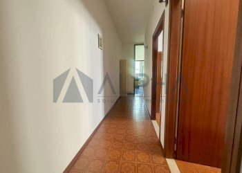 Corridoio - Villa via Rubicone, Ravenna - foto 15
