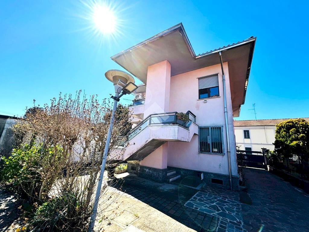 Portion of a house Via Roma, Pregnana Milanese - photo 2