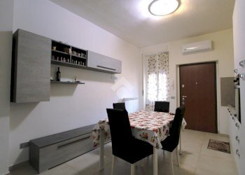 Two-room apartment Via Martiri Della Libertà, Bareggio - photo 3