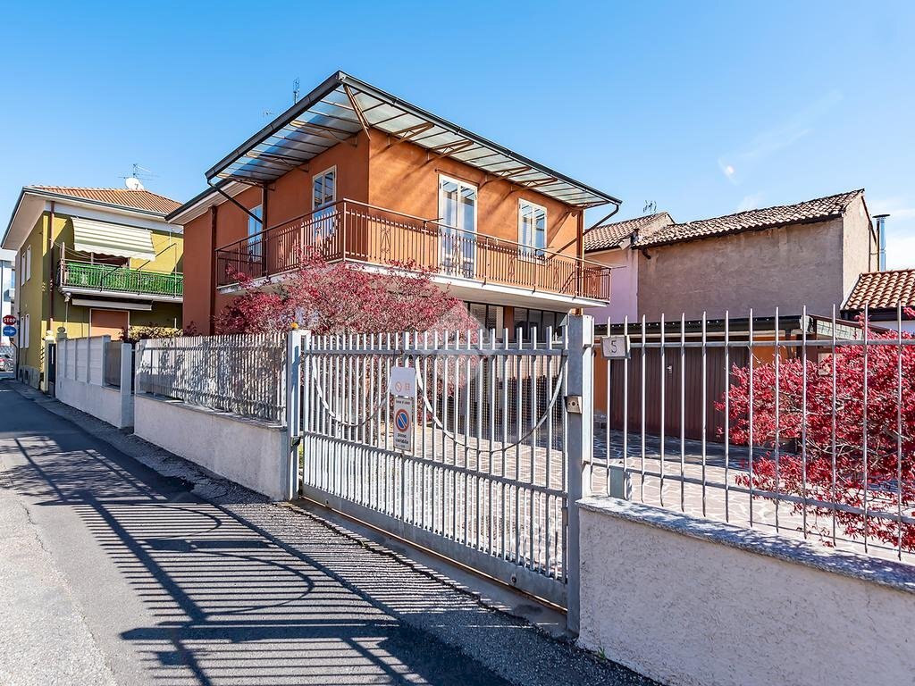 Villa Vicolo Abruzzi, Lainate - photo 1