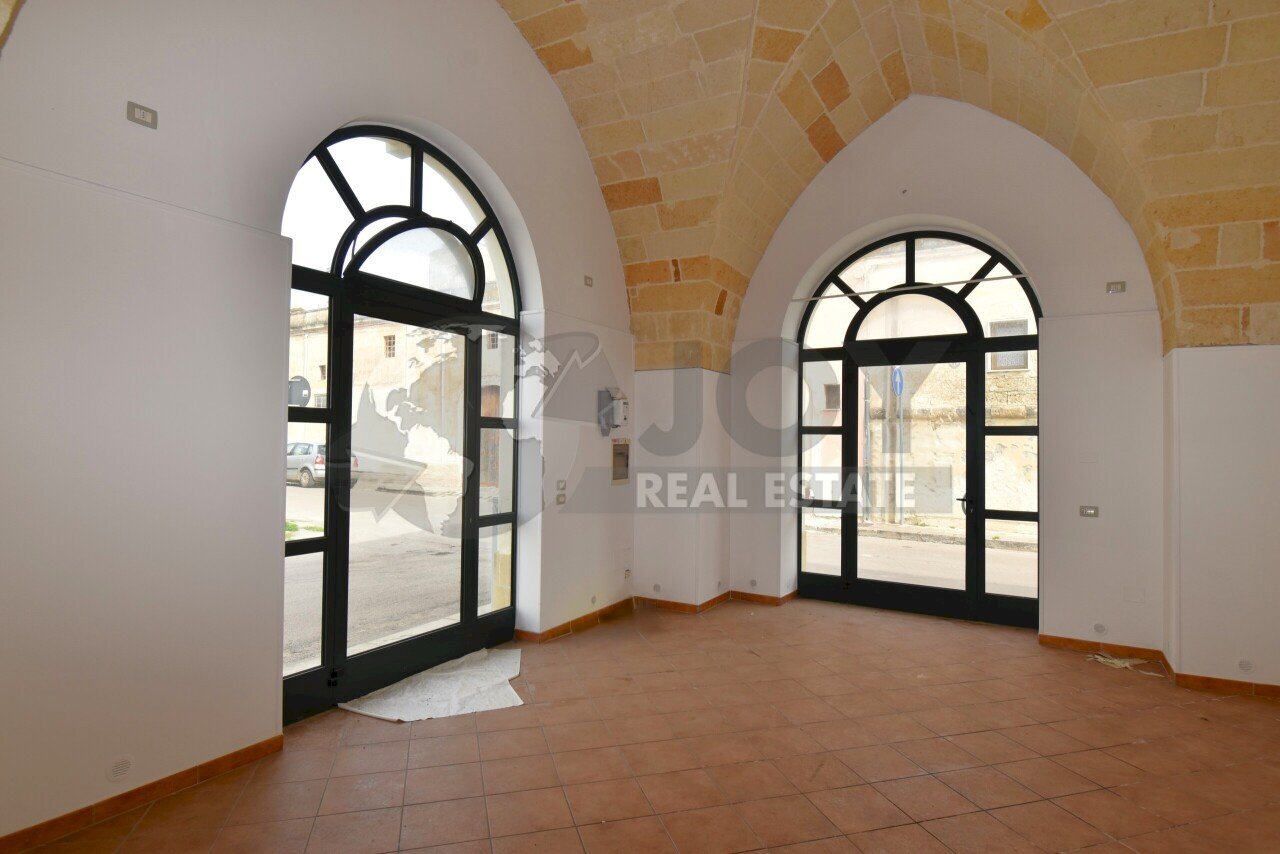 2.JPG - Commercial Premises Via Piave 3, Copertino - photo 2