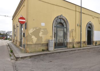 1.JPG - Locale Commerciale Via Piave 3, Copertino - foto 1