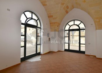 2.JPG - Locale Commerciale Via Piave 3, Copertino - foto 2