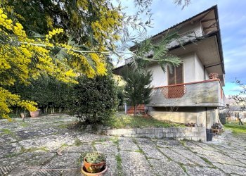 giardino - Villa Strada Vicinale la Saccia Castagneta, Vernio - foto 6