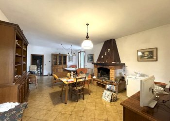 sala pranzo - Villa Strada Vicinale la Saccia Castagneta, Vernio - foto 17